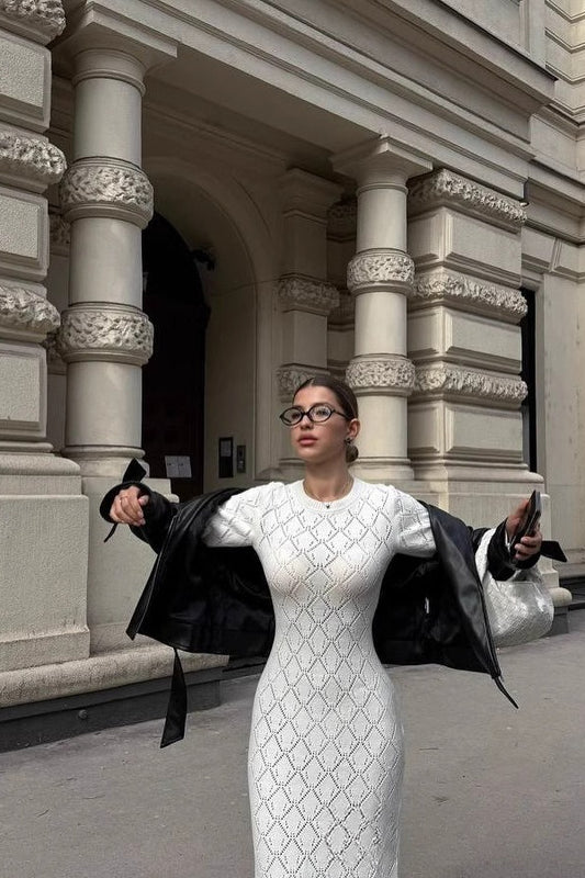 Langärmliges, schmal geschnittenes Maxikleid