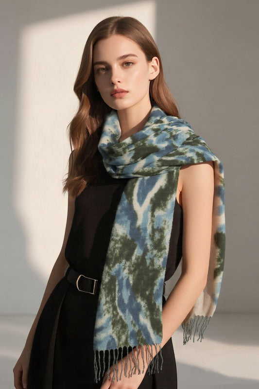 Schal aus Acrylmischung mit Wellenmuster