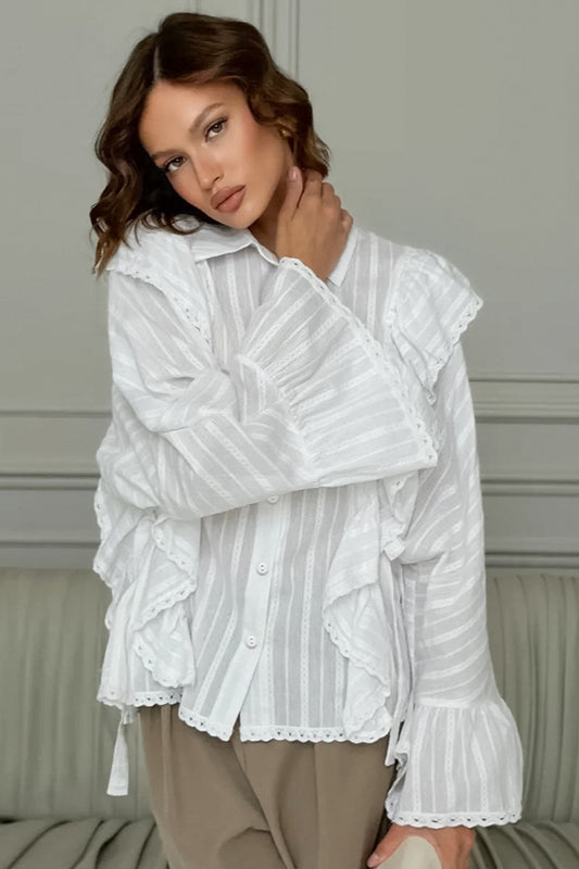 Elegante, locker sitzende Bluse mit Jacquard-Muster und Glockenärmeln