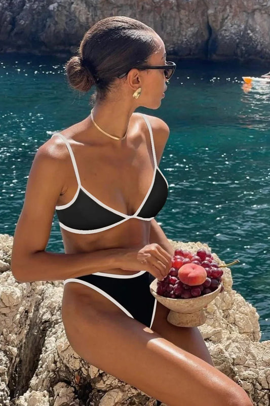 Schwarz-weißes Micro-Bikini-Set