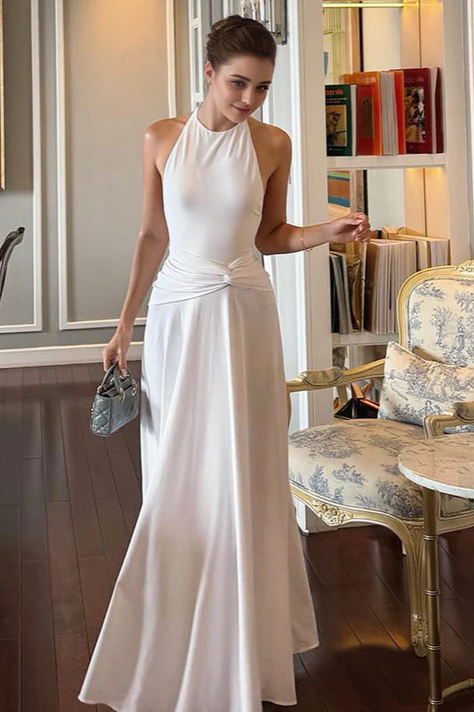 Einfarbiges, rückenfreies Maxikleid mit Neckholder und Rüschen