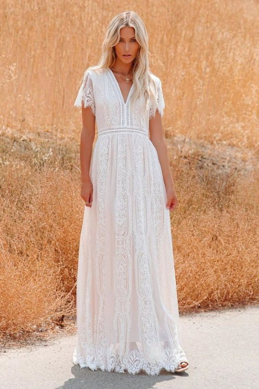 Transparentes, figurbetontes Maxikleid mit V-Ausschnitt