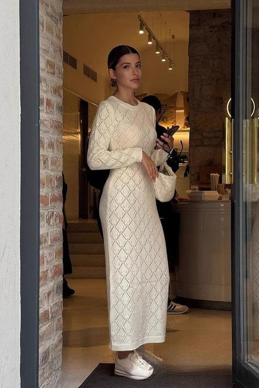 Langärmliges, schmal geschnittenes Maxikleid