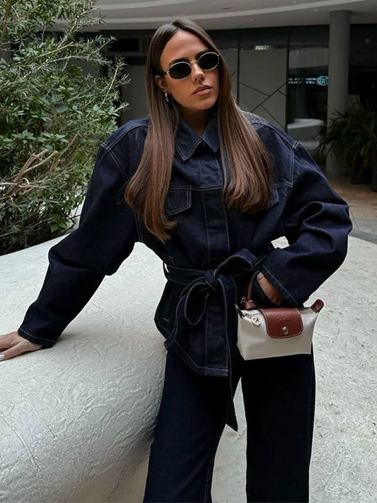 Jeansjacke, Gürtelhose, Büro-Zweiteiler