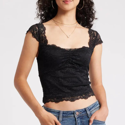 Crop-Top mit Spitzenbesatz und kurzen Ärmeln