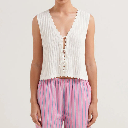 Vorne offenes, gehäkeltes Crop-Top