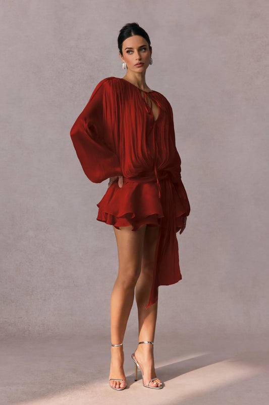 Elegantes, figurbetontes Minikleid mit Cut-outs, Raffungen und Gürtel