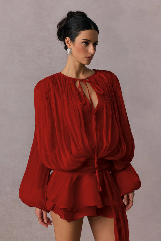 Elegantes, figurbetontes Minikleid mit Cut-outs, Raffungen und Gürtel