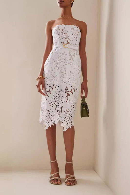 Schlauchförmiges Ballkleid mit Ahornblatt-Spitze an der Taille