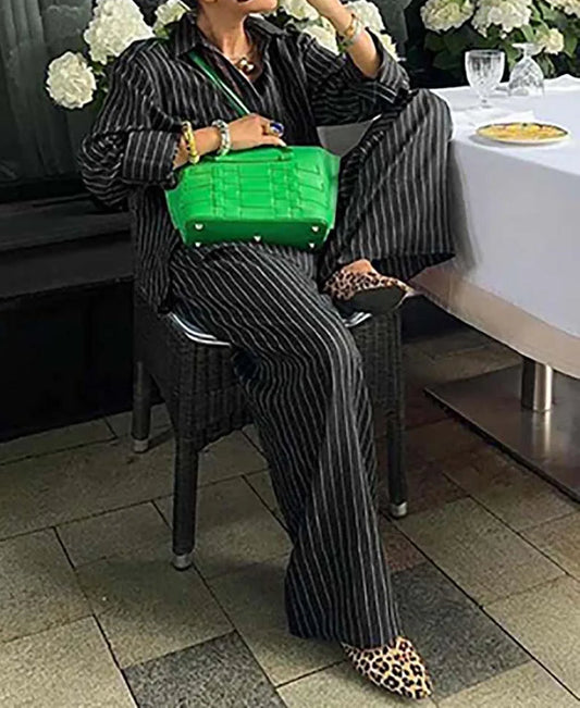 Zweiteiliges Set mit gerader Hose im Büro-Look in Schwarz mit Print