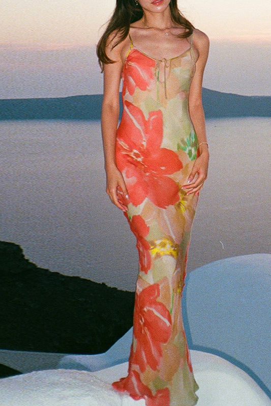 Resort-Camisole-Maxikleid mit Blumenmuster und Cut-Outs zum Binden am Rücken