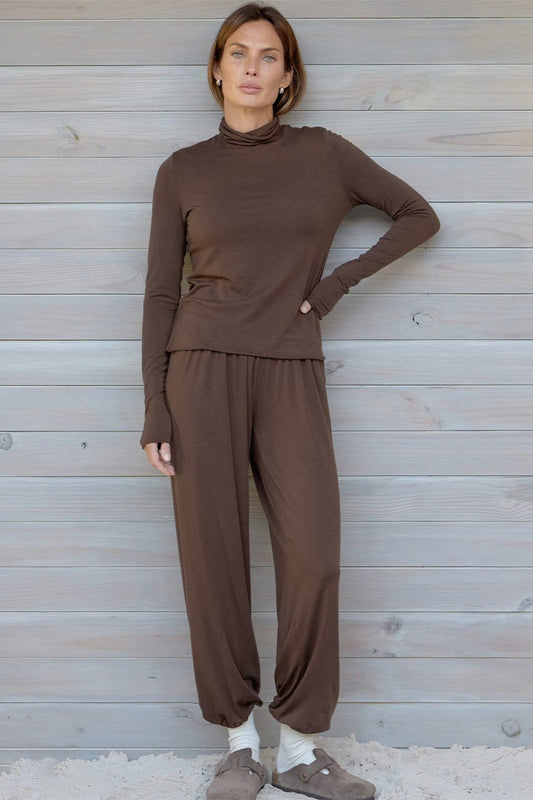 Turtleneck Knit Top Tapered Pants Set