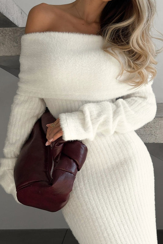 Elegantes, tailliertes Strick-Maxikleid mit schulterfreiem Ausschnitt