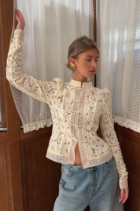 Cardigan mit Stehkragen, Froschknopfleiste und Spitzenausschnitten im Soft-Style