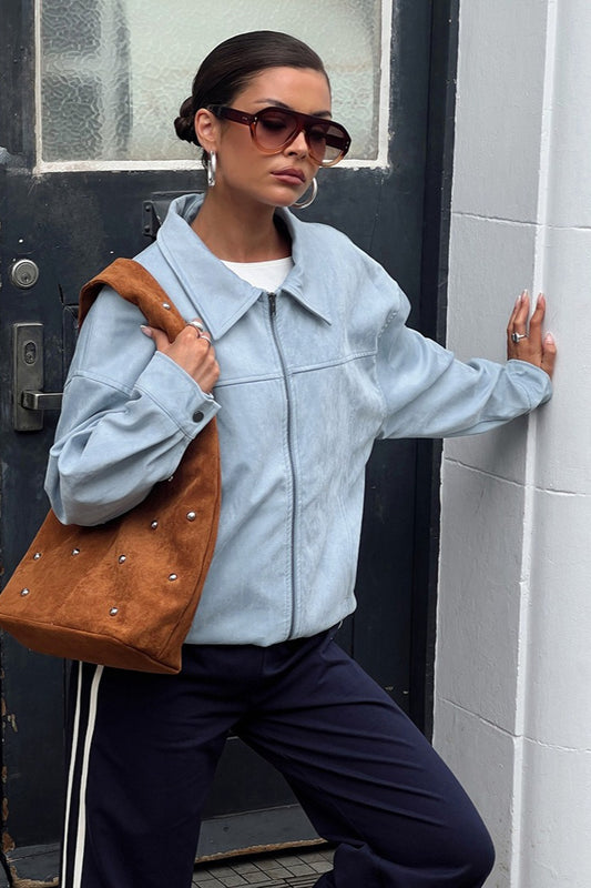 Lässige blaue Wildlederjacke