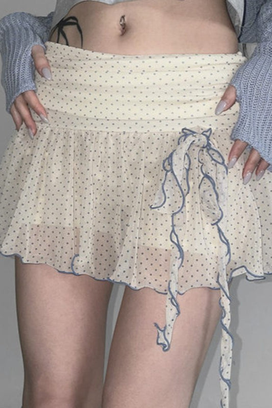 Retro-Minirock mit Polka Dots zum Binden