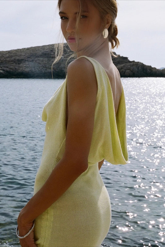 Mini-Strickkleid mit Wasserfallausschnitt, einfarbig, zum Überwerfen geeignet, für den Urlaub