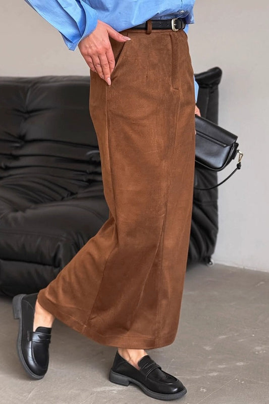Wildleder-Rock im Vintage-Braun, gerader Schnitt, lang, geschlitzt