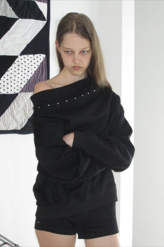 Schulterfreies Langarm-Sweatshirt mit Nieten