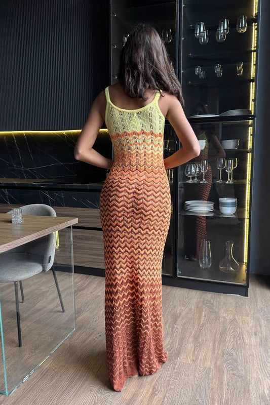Maxikleid mit Spaghettiträgern und Farbblockdesign