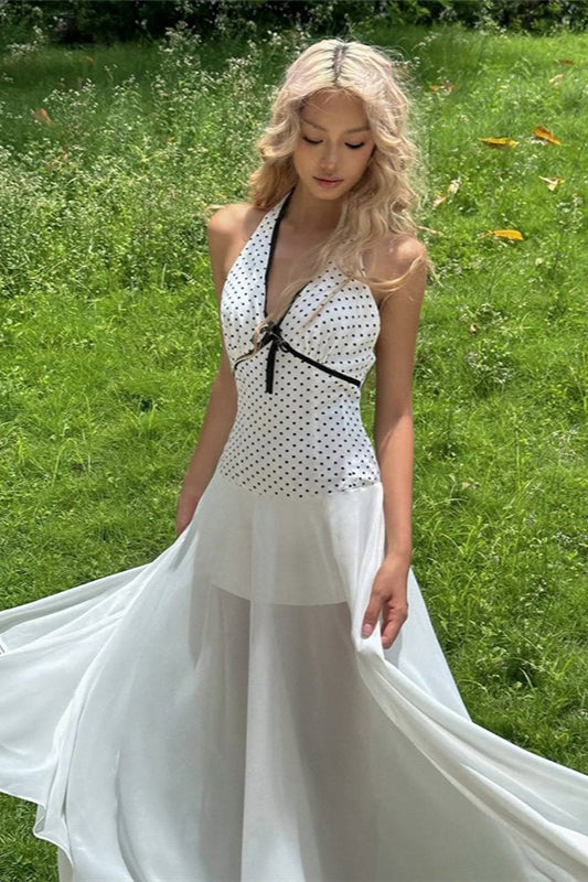 Rückenfreies Maxikleid mit Blumendruck und Tupfenmuster und Bindeband