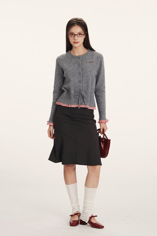 Taillierter, schmal geschnittener Strickcardigan mit Einsätzen