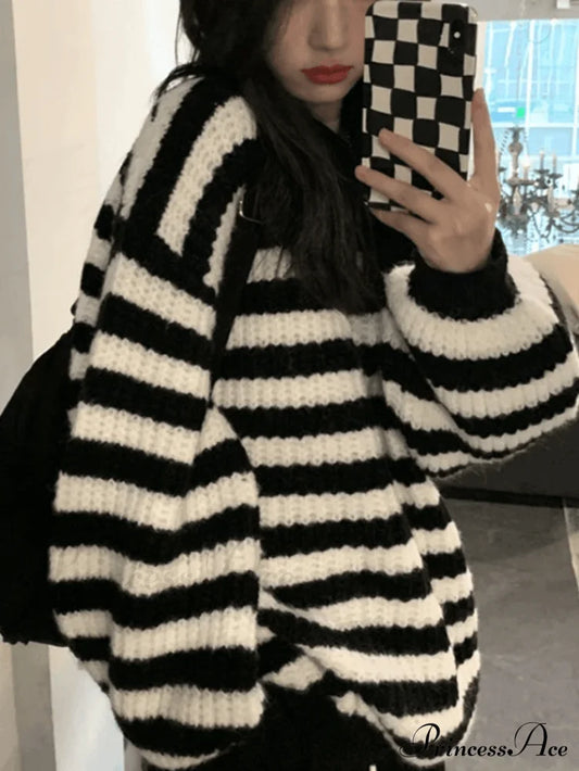 Cozy Charming Fringe Sweater Black / One Size Sweaters