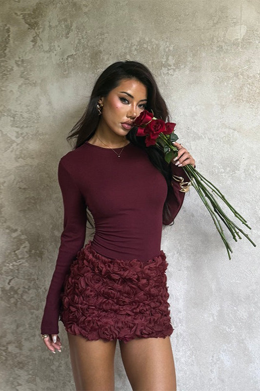 3D-Blumenmuster-Minikleid mit langen Ärmeln und figurbetonter Silhouette