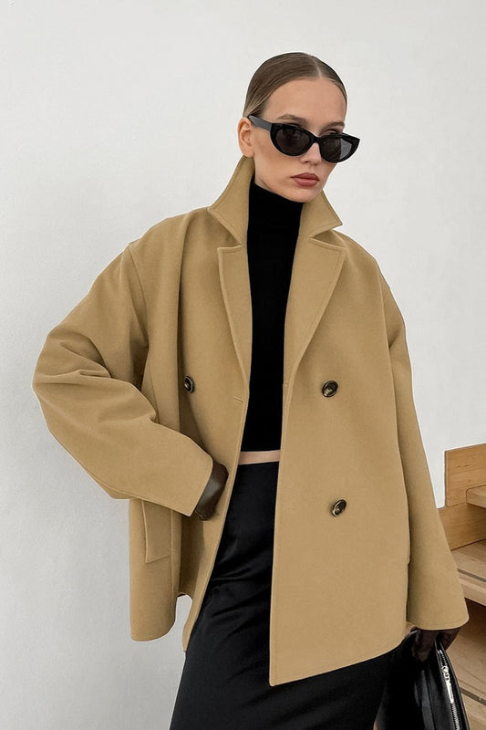 Dicke braune zweireihige Wolljacke