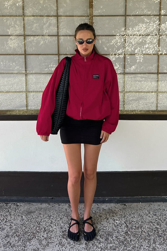 Rote Trenchcoat-Jacke mit Stehkragen, locker geschnitten, lässig, Streetwear-Stil