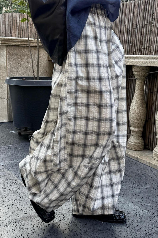 Lässige, karierte, gerüschte Hose mit weitem Bein