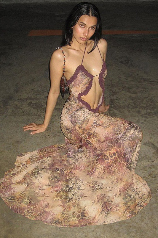 Ärmelloses, kurzes Maxikleid mit Blumenmuster und Rüschensaum