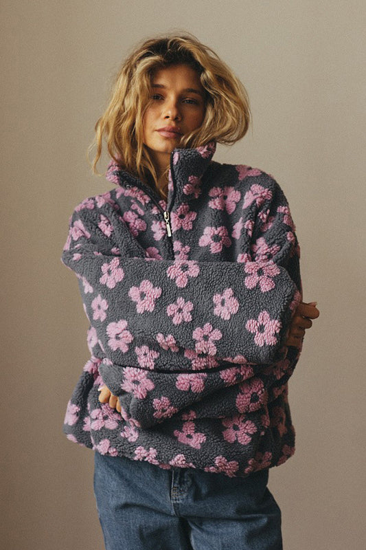 Warmes, flauschiges Sweatshirt aus Fleece mit Blumenmuster