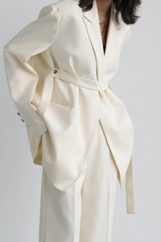 Blazer mit Gürteldetail an den Schultern