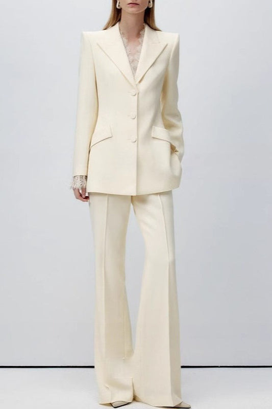 Beige Blazer mit Spitzenbund