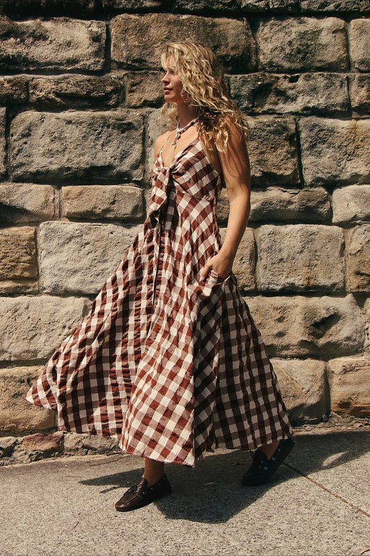 Schickes kariertes Neckholder-Midikleid mit Knöpfen
