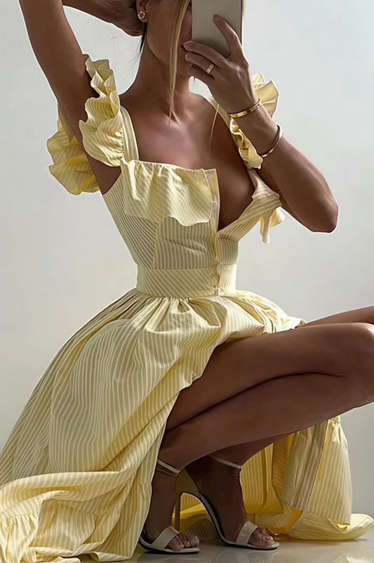 Gestreiftes Midikleid mit Rüschen und eckigem Kragen