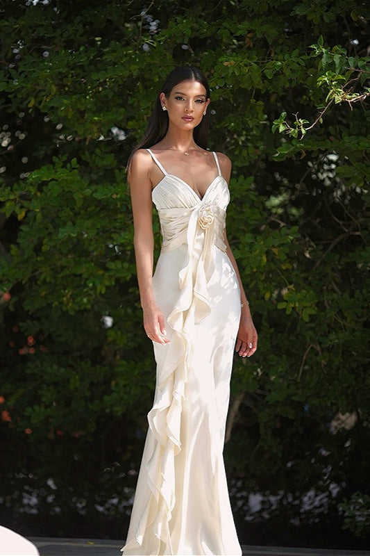 Schmal geschnittenes Boho-Kleid aus Satin mit Blumenmuster