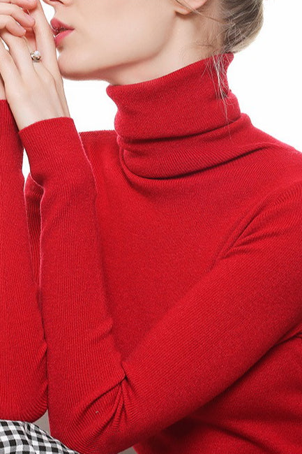 Leichtes Wollstrickoberteil mit Stehkragen