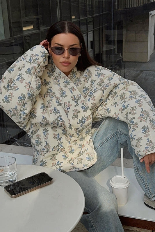 Steppmantel mit Vintage-Blumendruck