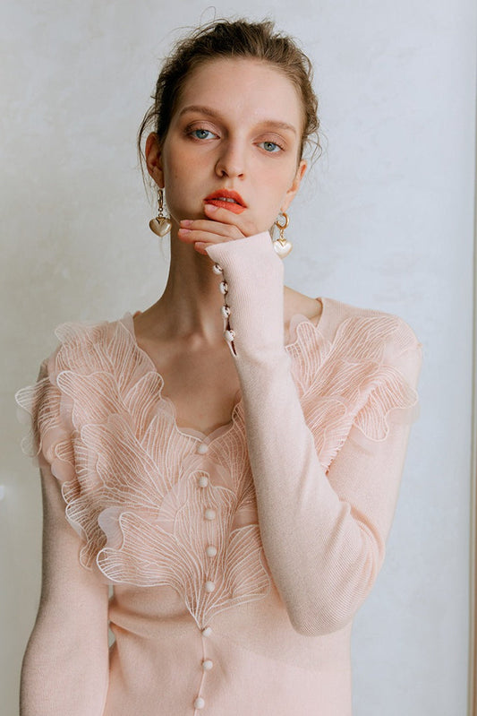 Stricktop mit Federspitzendetails