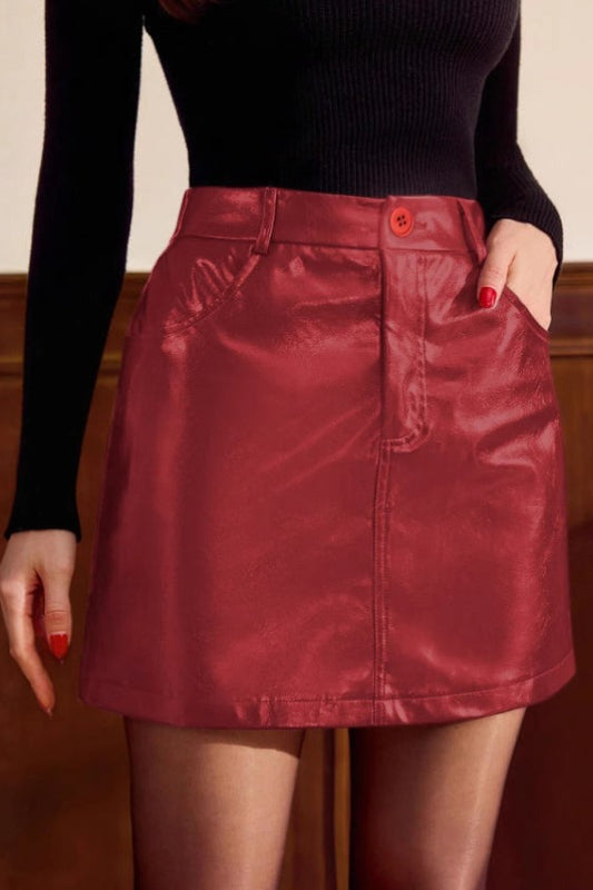 Hochtaillierter, figurbetonter A-Linien-Rock