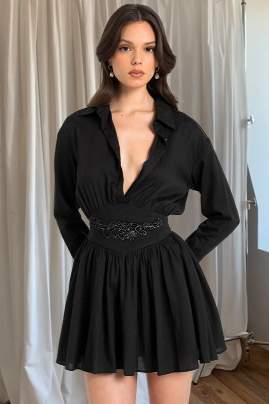 Mini-Hemdkleid mit bestickter Rüschentaille