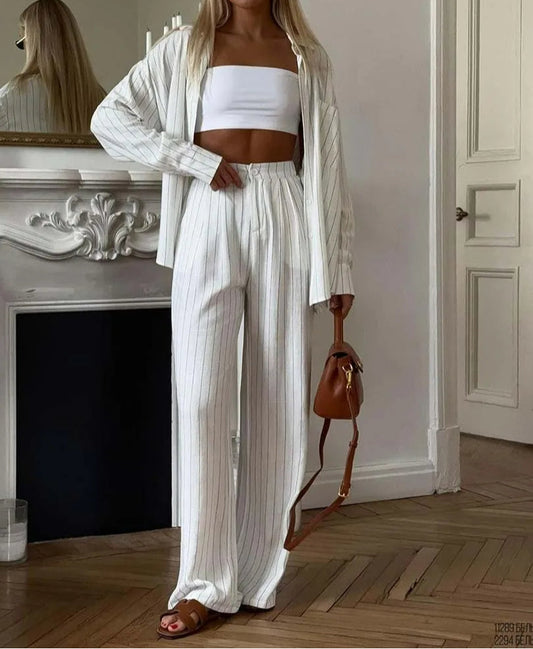 Weißes zweiteiliges Büro-Set aus Baumwolle mit Taschen und Knöpfen