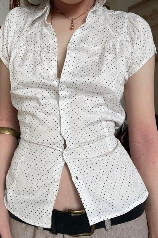 Satinbluse mit Polka Dots und kurzen Ärmeln