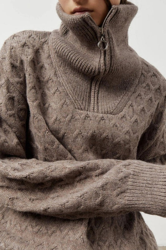 Dick gestrickter Rollkragenpullover mit halbem Reißverschluss