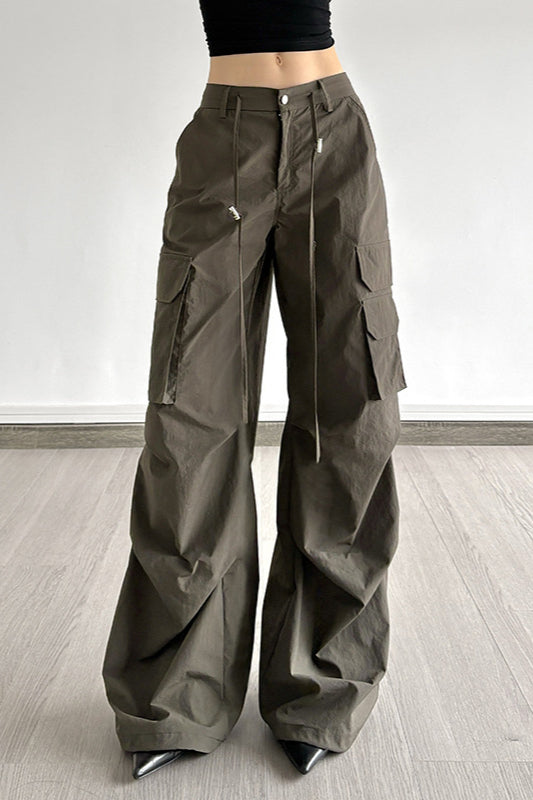Locker sitzende Cargohose im Vintage-Street-Style