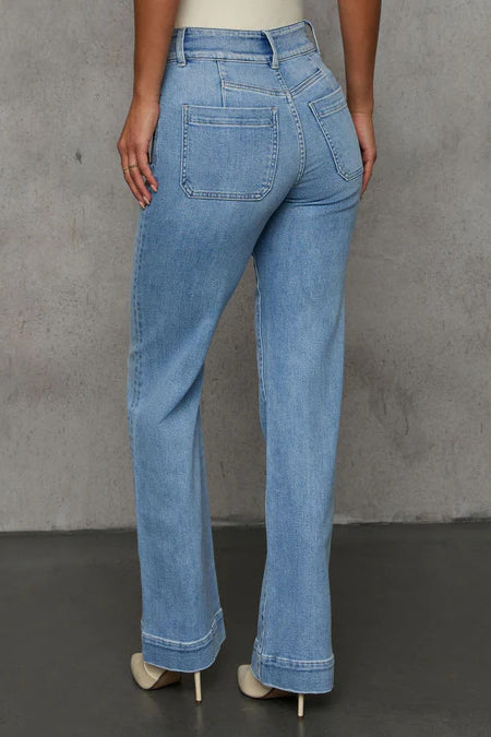Schlankmachende Jeans mit weitem Bein und hoher Taille
