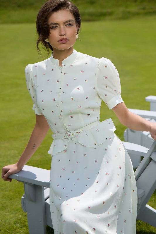 Zweiteiliges Set mit Puffärmeln, Blumenmuster, Stehkragen und Taillengürtel