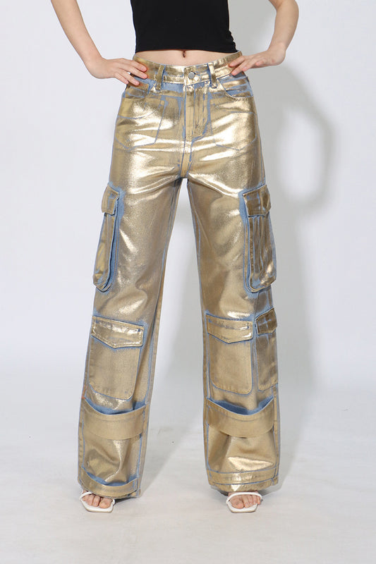 Street Style – Gerade geschnittene Cargo-Jeans in Metallic-Optik